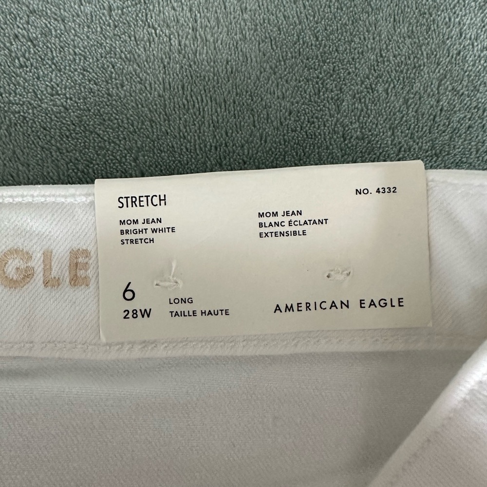 American Eagle Mom Jeans Bright White stretch size 6 28W long, new with tags. - Picture 9 of 16